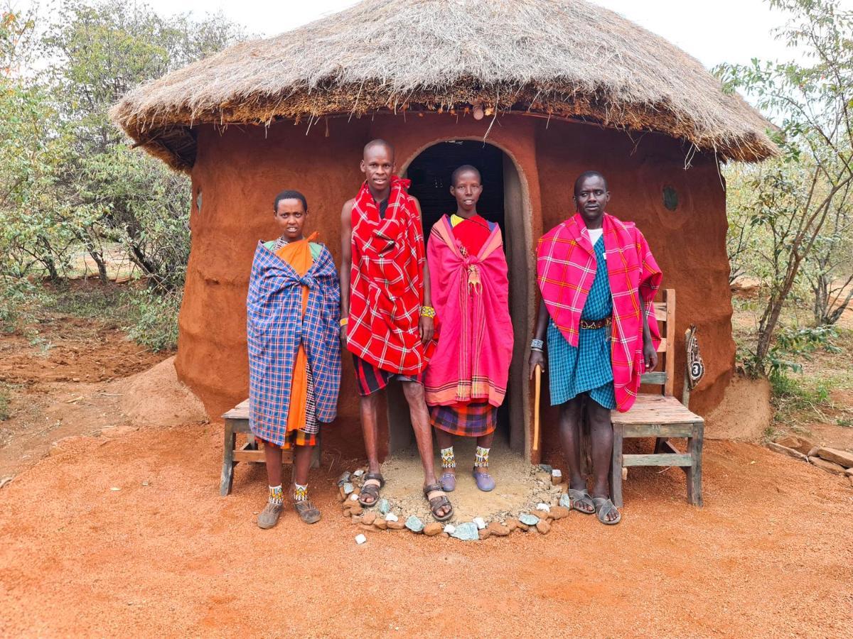 Africa Safari Maasai Boma Camping Serengeti Buitenkant foto