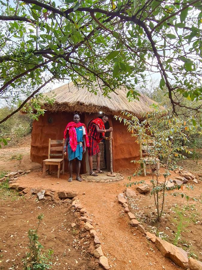 Africa Safari Maasai Boma Camping Serengeti Buitenkant foto